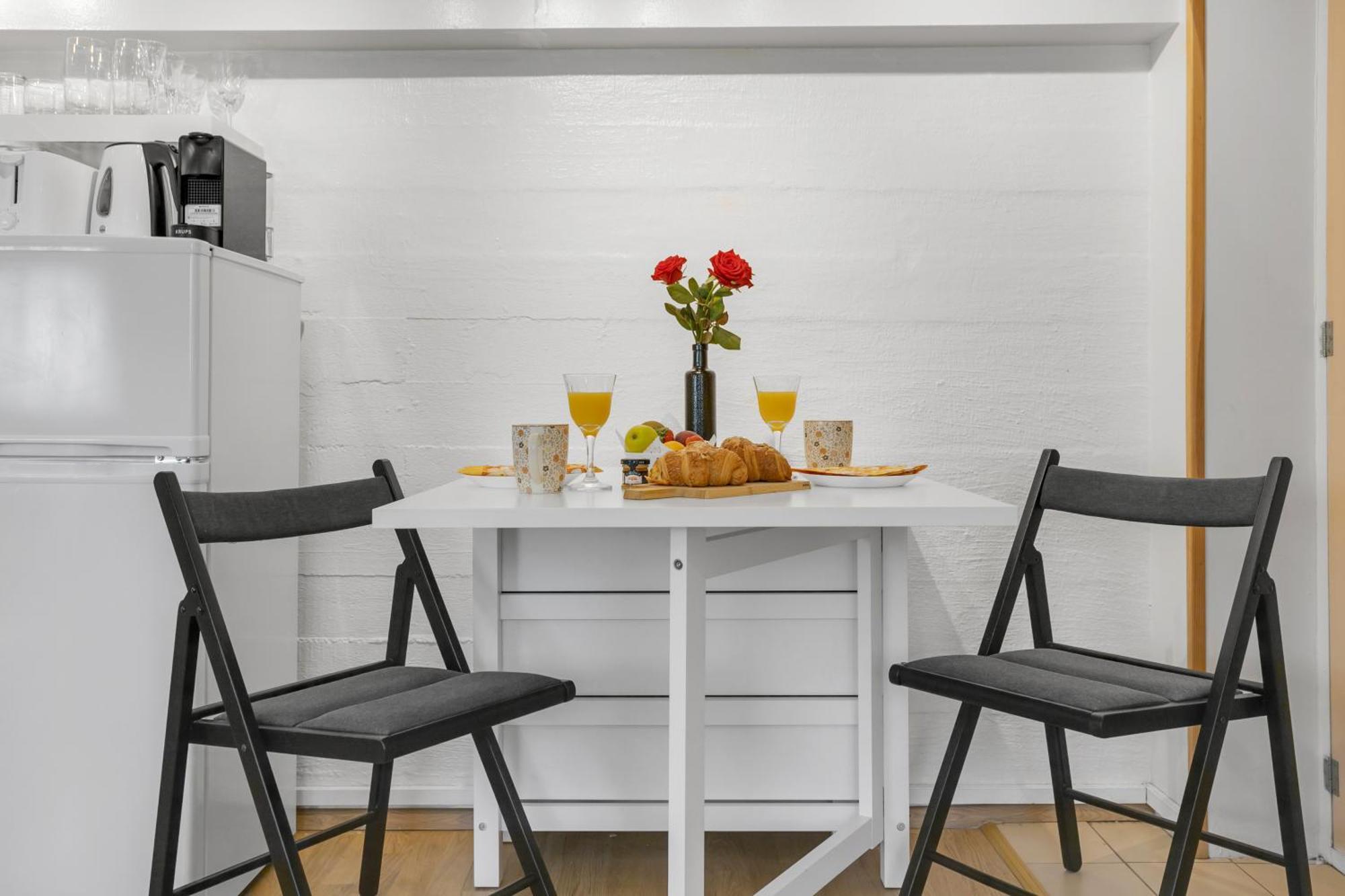 Lara Studio In Laugardalur Valley, Reykjavik Central Park And Botanical Garden, Private Entrance, Free Private Parking On Side المظهر الخارجي الصورة