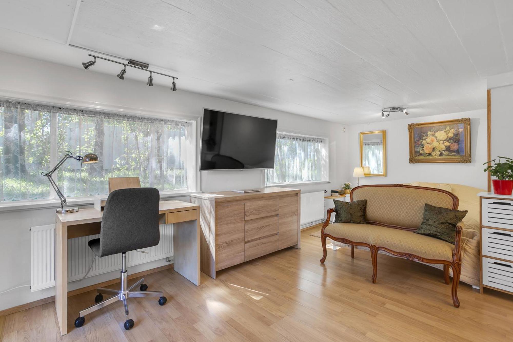 Lara Studio In Laugardalur Valley, Reykjavik Central Park And Botanical Garden, Private Entrance, Free Private Parking On Side المظهر الخارجي الصورة