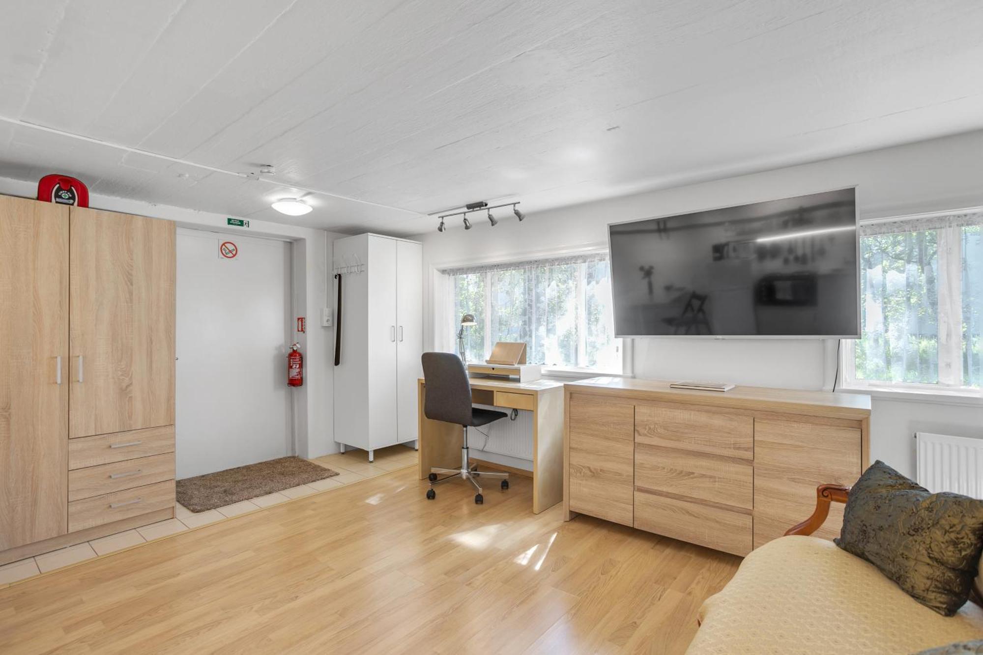 Lara Studio In Laugardalur Valley, Reykjavik Central Park And Botanical Garden, Private Entrance, Free Private Parking On Side المظهر الخارجي الصورة